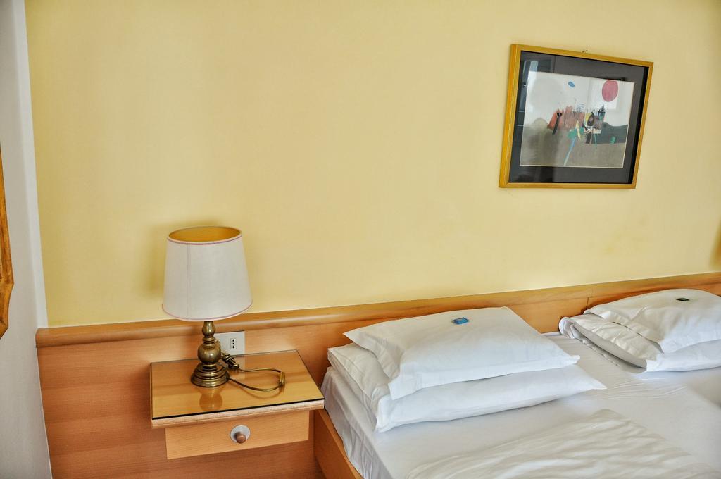 Hotel Zima Merano Habitación foto